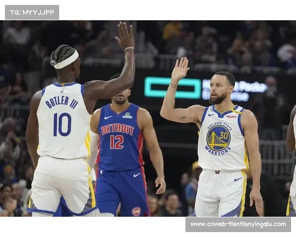 库里火力全开勇士主场鏖战开拓者上演西部精彩对决